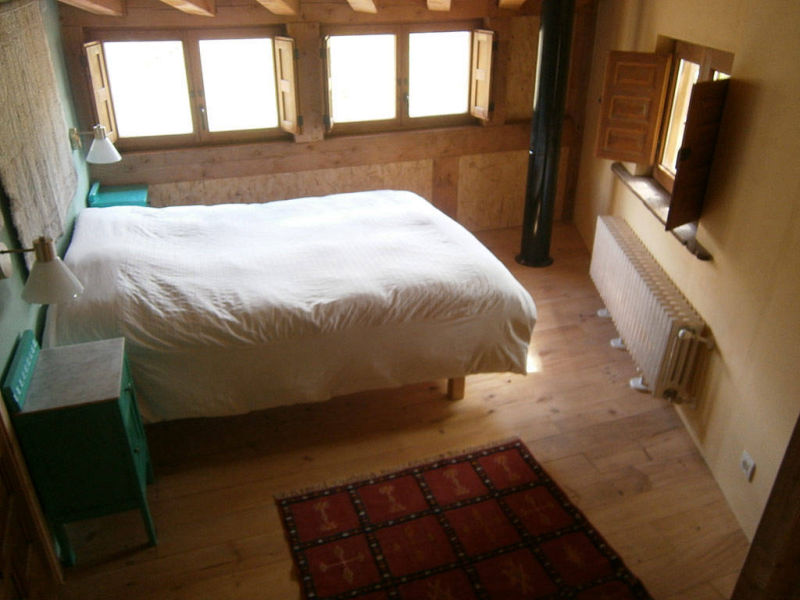 Habitación con cama de matrimonio